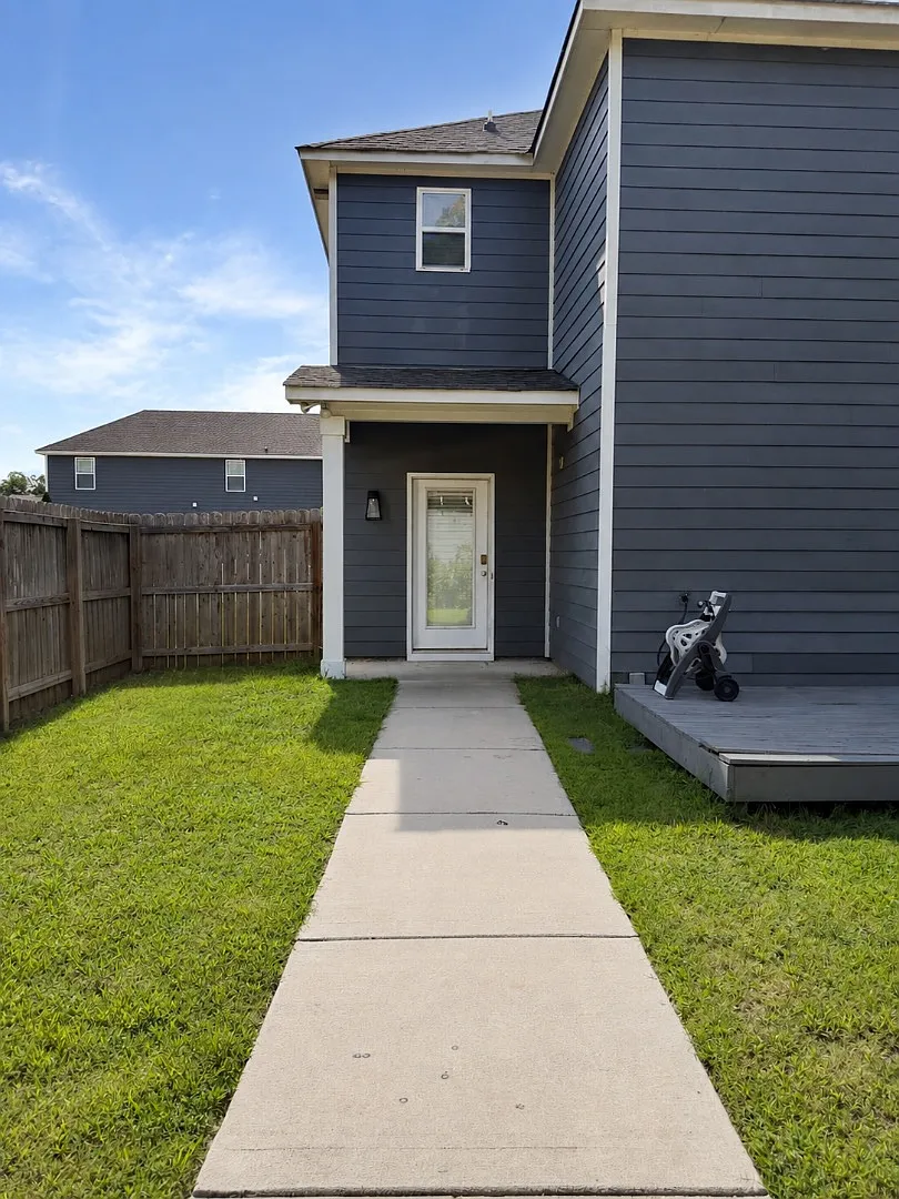128 Avenue of the Orchards — Photo 4
