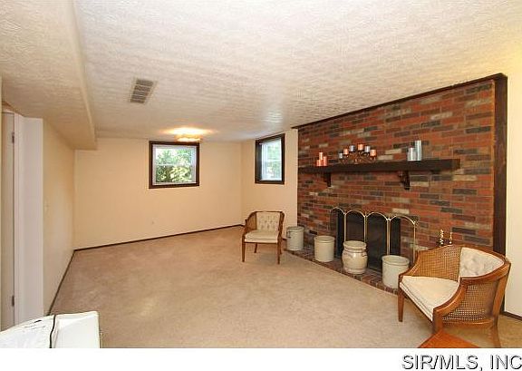 5th image of 39 Glendale Dr