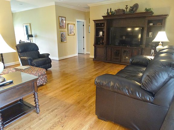 3rd image of 429 S Plantation Dr