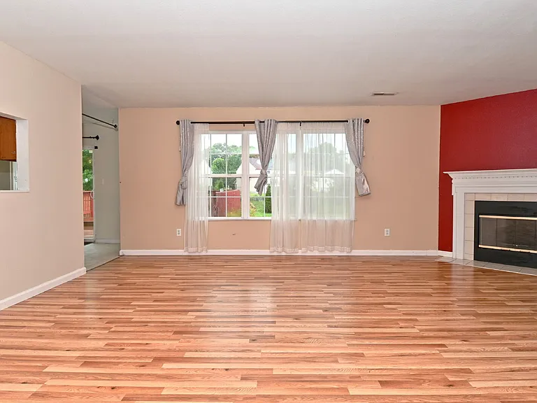 1043 Rentham Ln — Photo 17