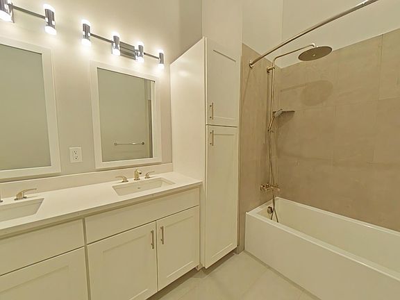 3rd image of 1115 Main St #1