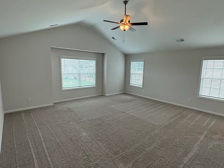1082 Victorian Blvd — Photo 13