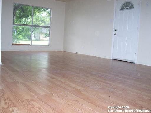 3rd image of 4119 TAMARAK ST