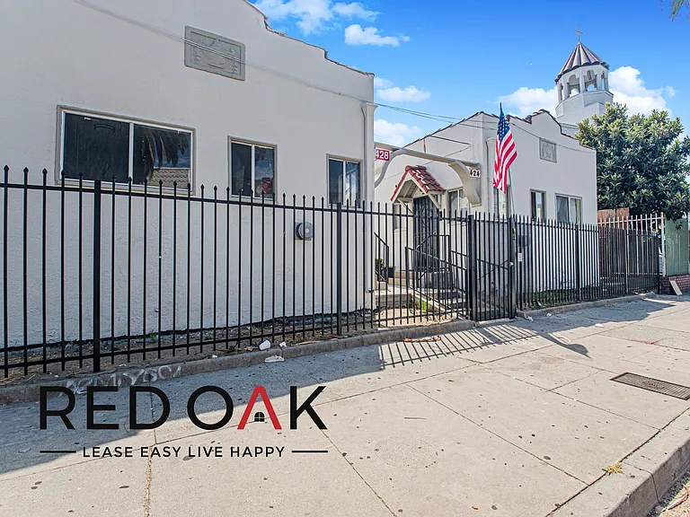 424 E 20th St #424.5 — Photo 17