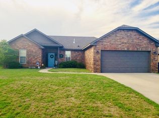 407 E Pams Dr, Perkins, OK 74059