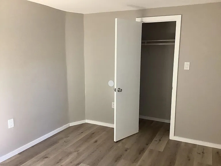 5909 Cecilia St — Photo 21