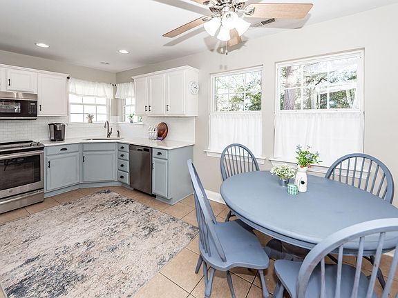 5th image of 110 Horse Shoe Bay Ct