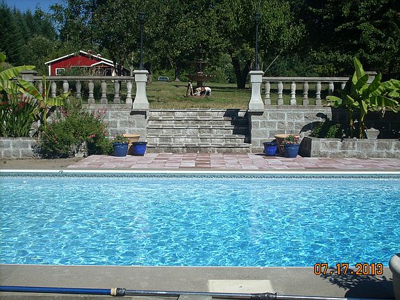In-ground swimming pool
