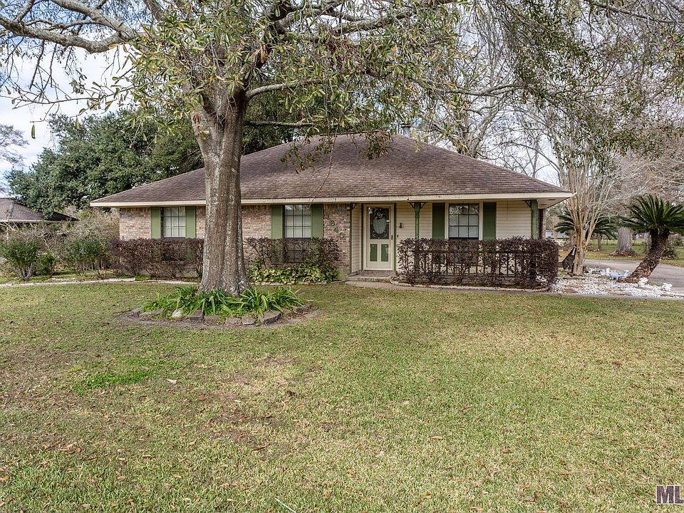 1st image of 1640 Live Oak Dr