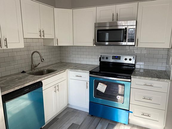 2nd image of 615 Country Ln #B