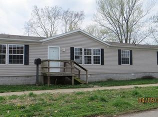 127 N Pine St, Zeigler, IL 62999