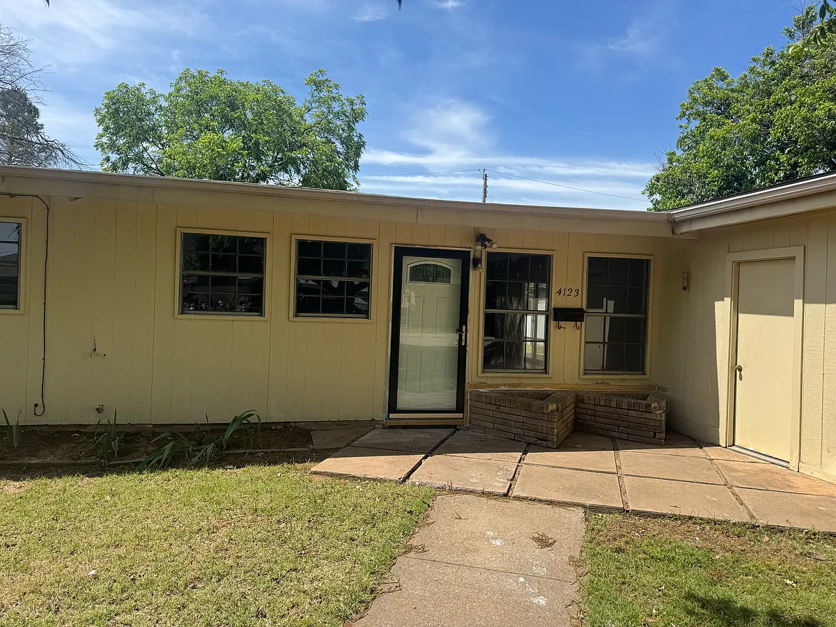 Building Photo - 4123 McGaha Ave