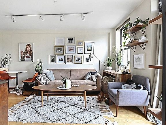 2nd image of 54 Allen St APT 4A
