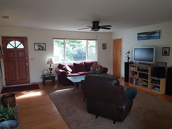 2nd image of 1581 E Branch Rd