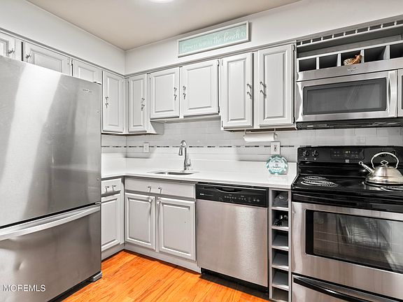 5th image of 1382 Ocean Avenue #A3