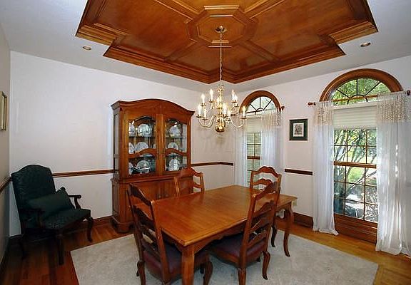 4th image of 2919 Sandhurst Dr