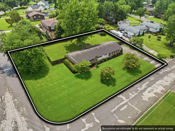 1019 Kensington Blvd, Maryville, TN 37803