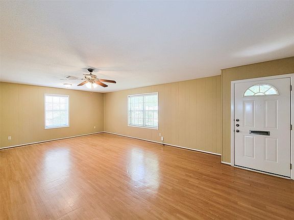 5th image of 111 Azalea St