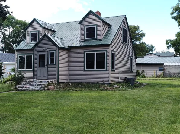 304 E 6th St, Starbuck, MN 56381