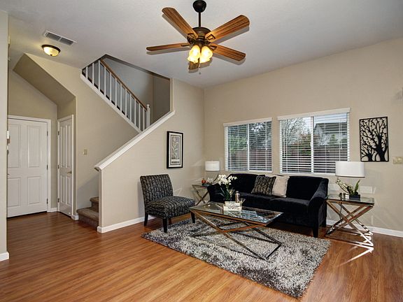 5th image of 18 Promenade Ct