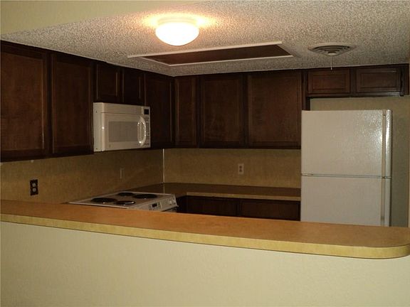 5th image of 702 Redbird Ln