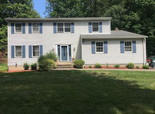 172 Roselawn Rd, Highland Mills, NY 10930