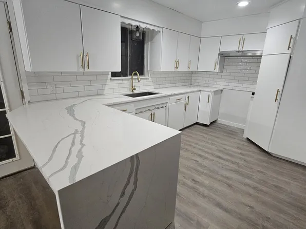 902 Butternut Rd, Grandview, WA 98930