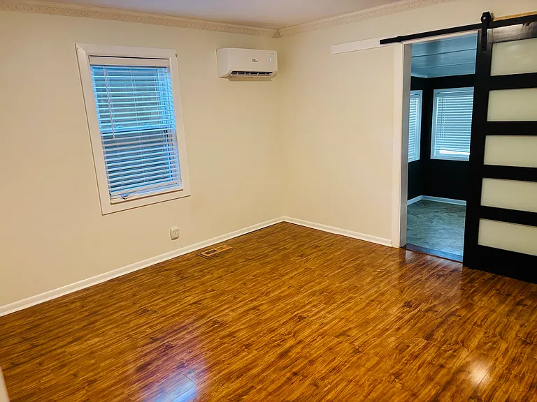 1805 Watt St — Photo 12