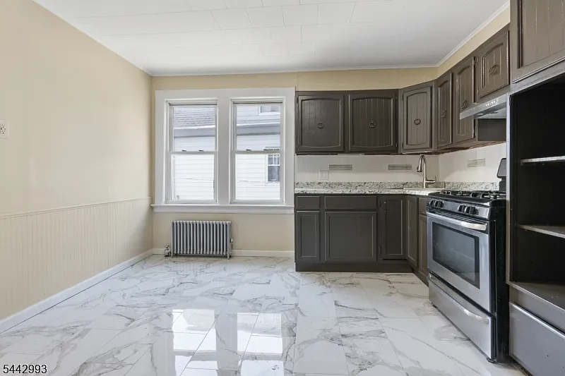 4 bed, 1.0 bath, $3,300 — Photo 4