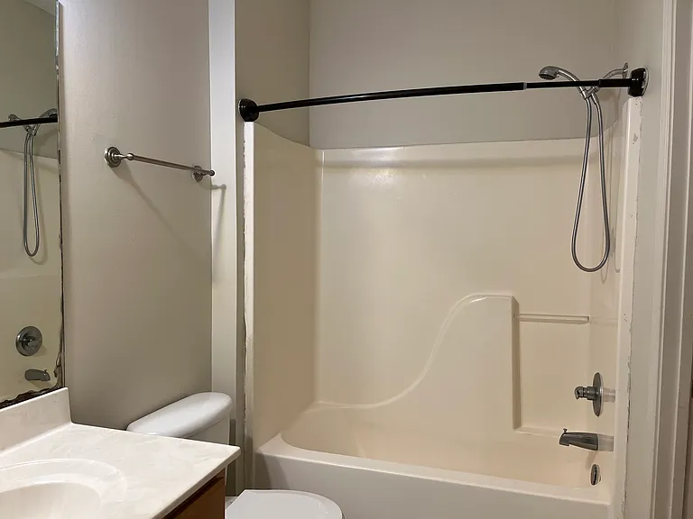 216 Lincoln Grn #B — Photo 12