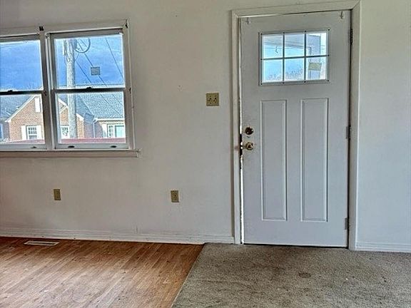 3rd image of 2117 Gould Ave