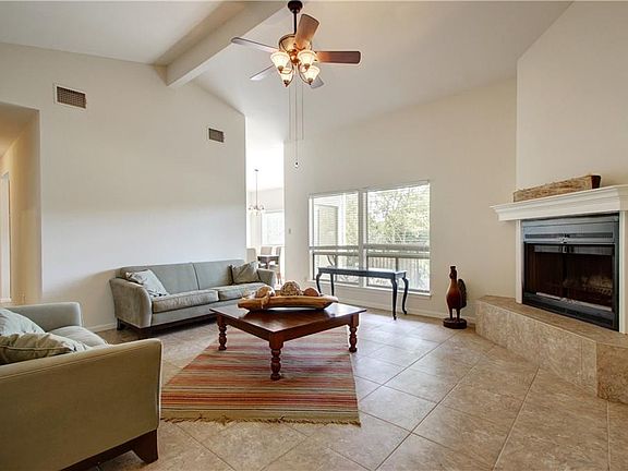 4th image of 307 N Cuernavaca Dr APT J