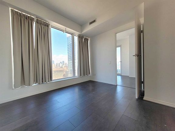 5th image of 68 Shuter St #2210
