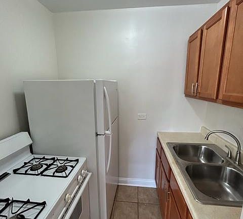 4th image of 7010 N Ashland Blvd APT 208