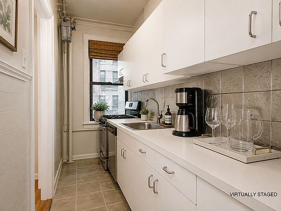 4th image of 200 W 54th St APT 9C