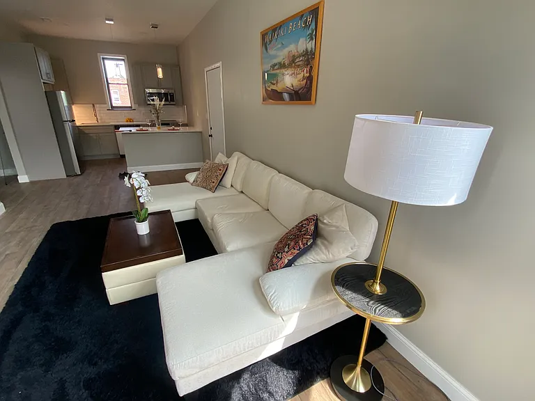 4705 Washington Blvd #B — Photo 2