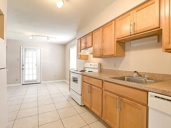 3rd image of 4201 Belvedere St APT 101