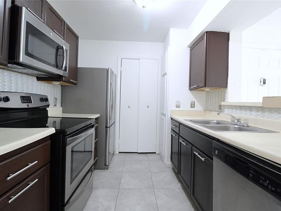 3rd image of 5501 Rosebriar Way APT B105