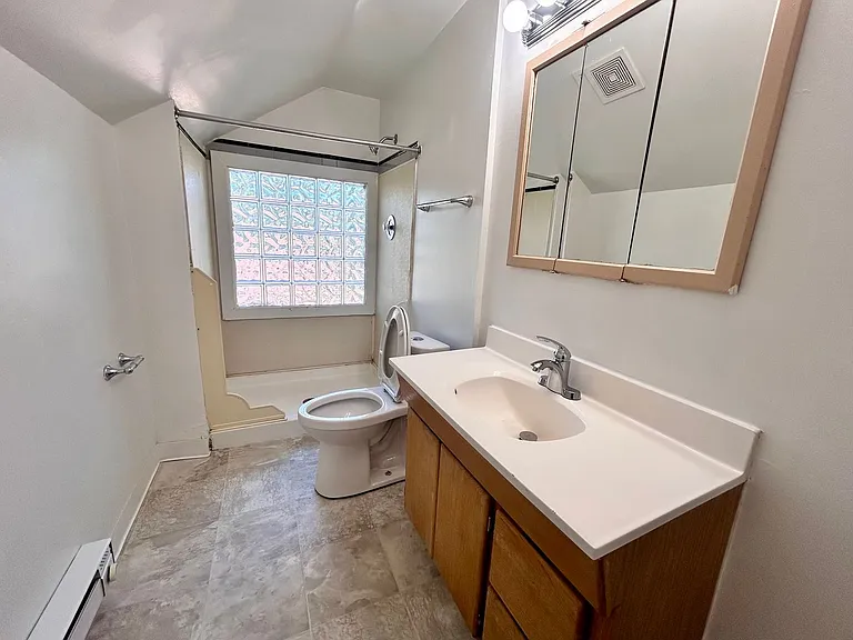 927 South Adams Apartments — Photo 9
