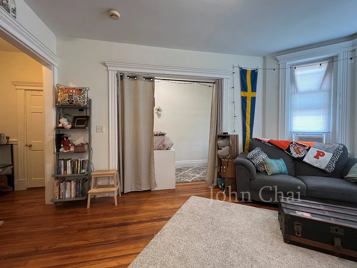 Building Photo - 1292 Commonwealth Ave #A