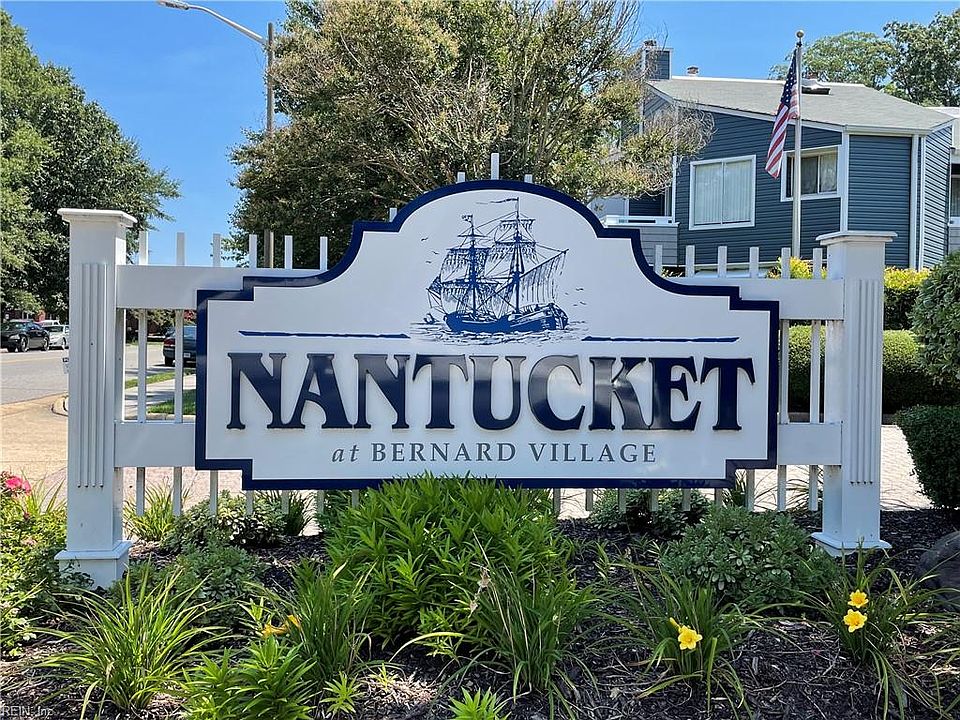 260 Nantucket Place. Townhome Living