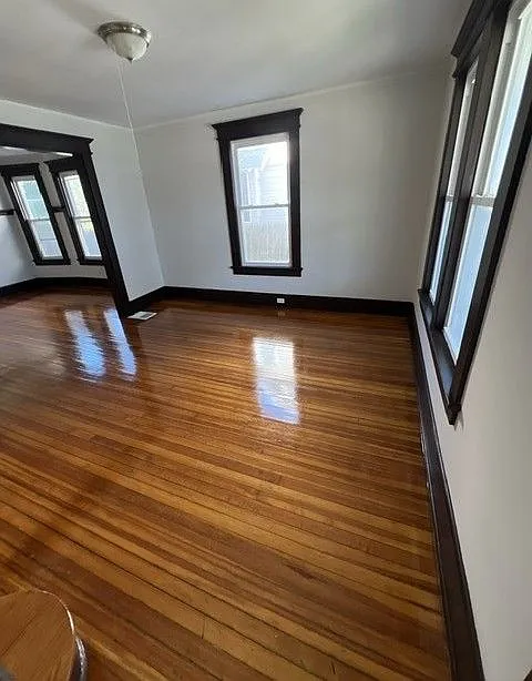 Building Photo - 48 Riverview Pl