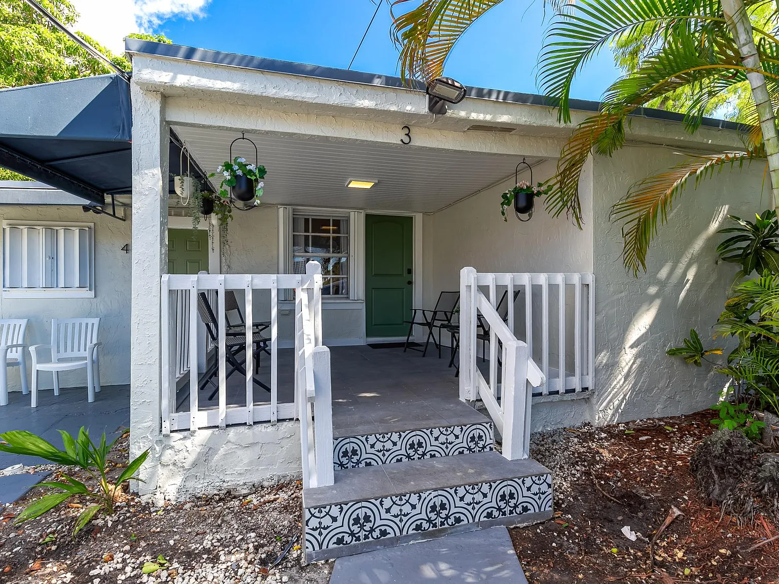 2 bed, 700 sqft, $2,700 — Photo 2