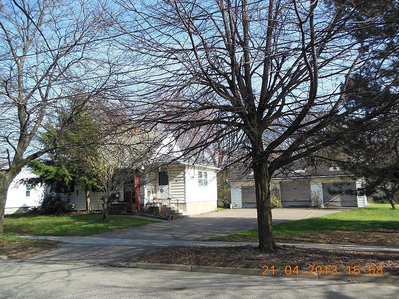2nd image of 1743 Fairmount Pkwy