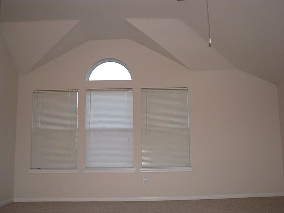 5th image of 201 Lark Hollow Ln