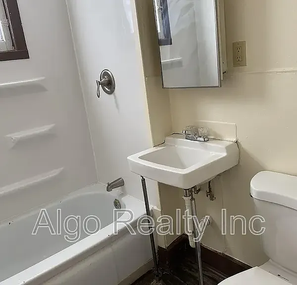 2918 Dupont Ave N #1 — Photo 7
