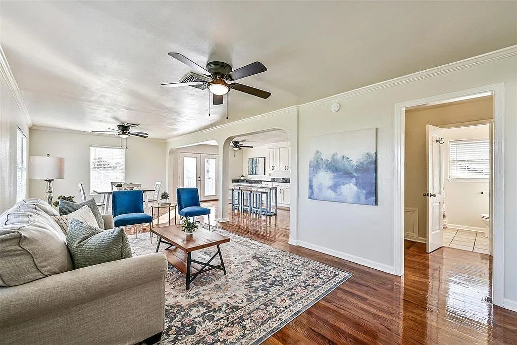 2 bed, 1.0 bath, 1038 sqft, $1,550 — Photo 1