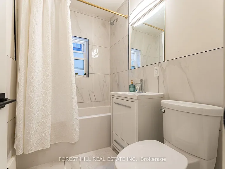 8 Victoria St #4 — Photo 11