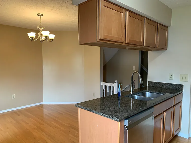 1264 Michigan Ave — Photo 12