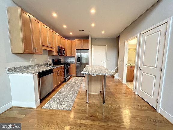 4th image of 1800 Wilson Blvd #430